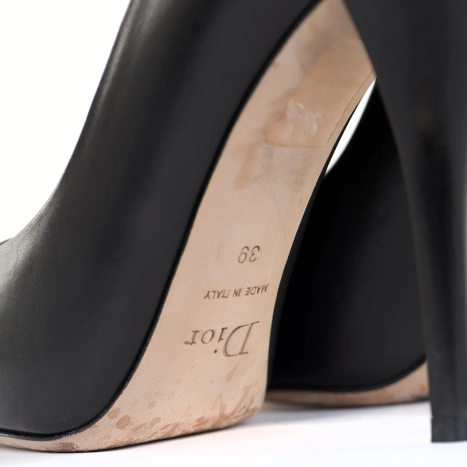Black Leather Pointed Courts